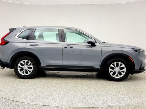 Used 2023 Honda CR-V LX image 4