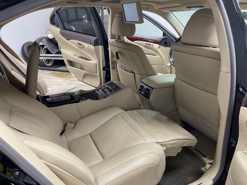 Used 2009 Lexus LS 460 L w/ Executive Class Seating Pkg RWD image 18