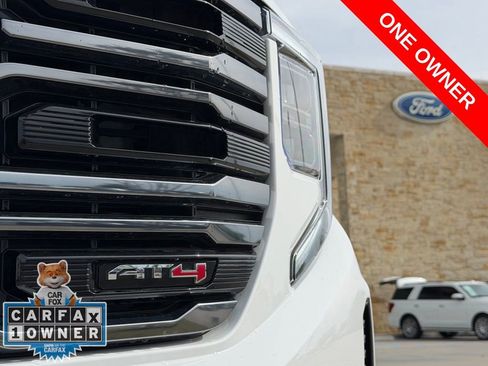 Used 2024 GMC Sierra 1500 AT4 w/ Technology Package AWD/4WD image 3