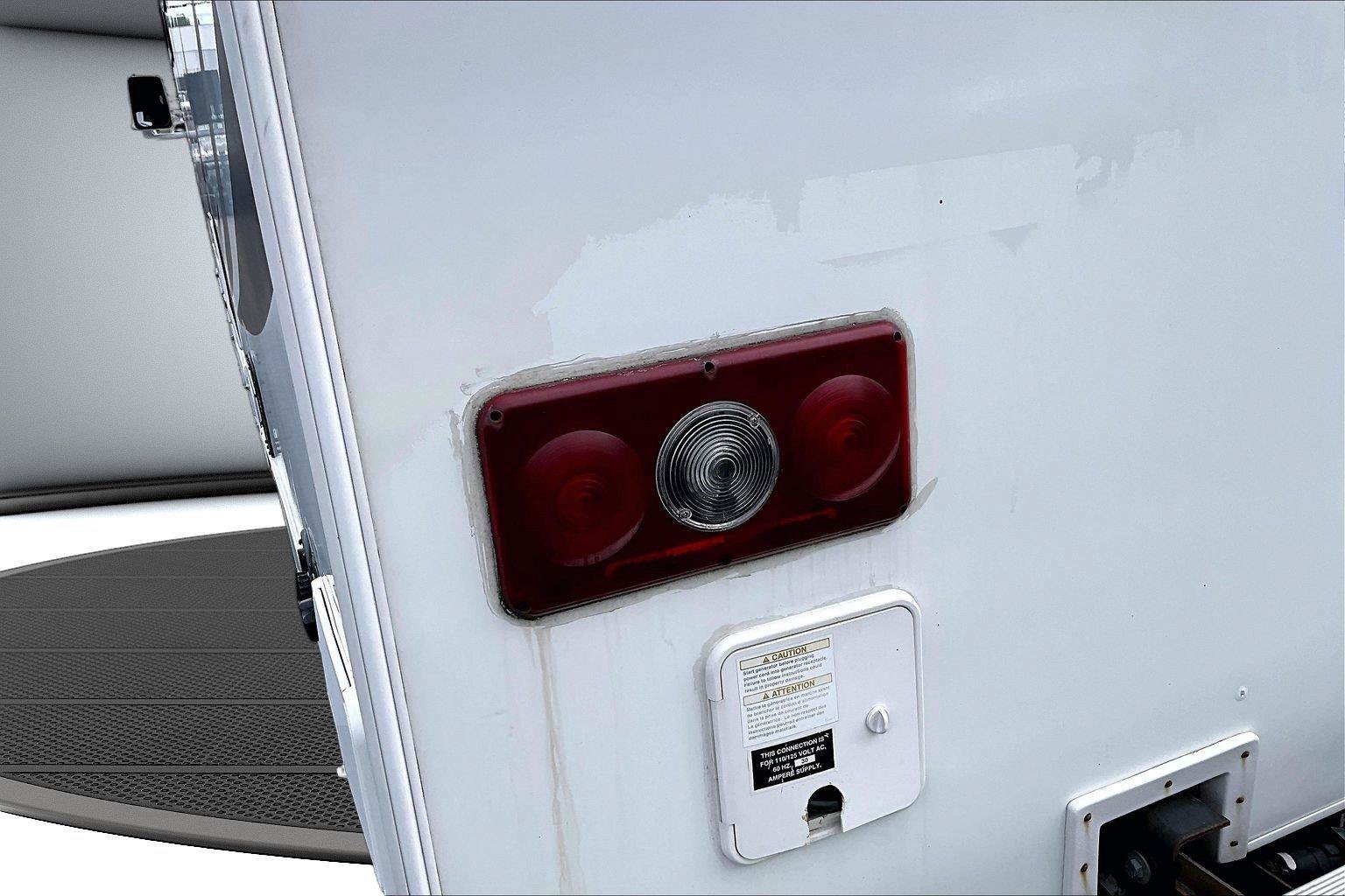 Used 2011 Ford E-350 and Econoline 350 Super Duty w/ Motorhome Prep Pkg RWD image 22
