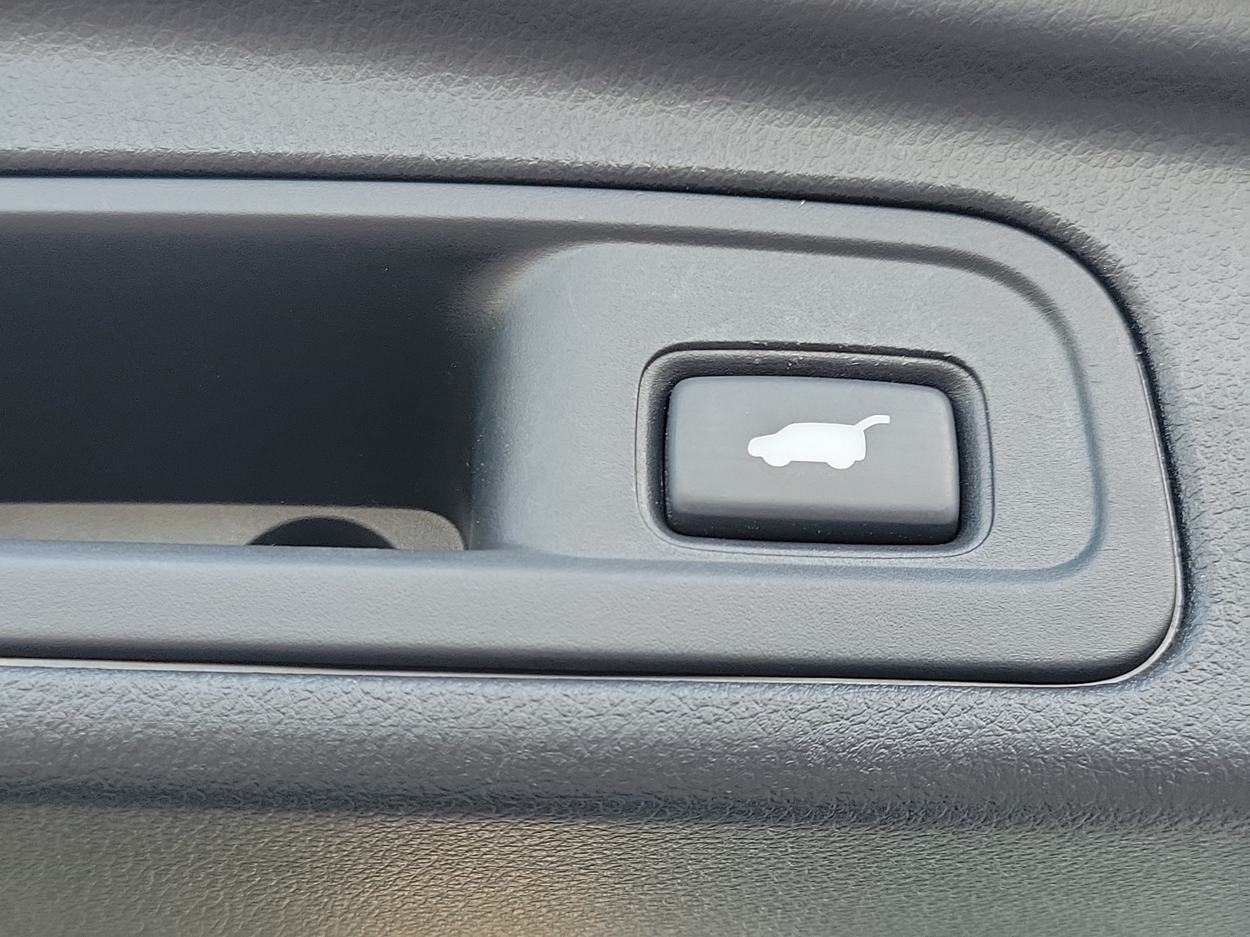 Used 2018 Honda Pilot Touring image 11