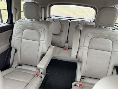 Used 2022 Lincoln Aviator Reserve w/ Elements Package Plus image 6