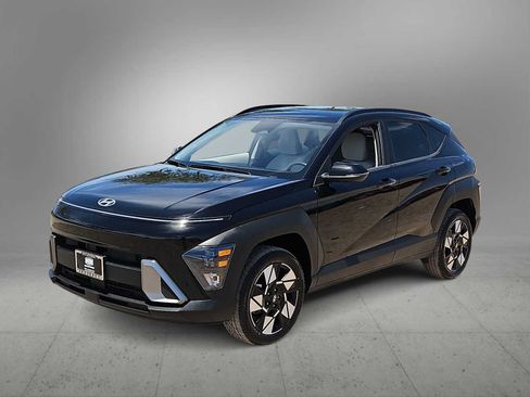 Certified 2025 Hyundai Kona SEL AWD/4WD image 4