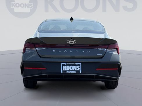 New 2026 Hyundai Elantra Hybrid FWD image 5