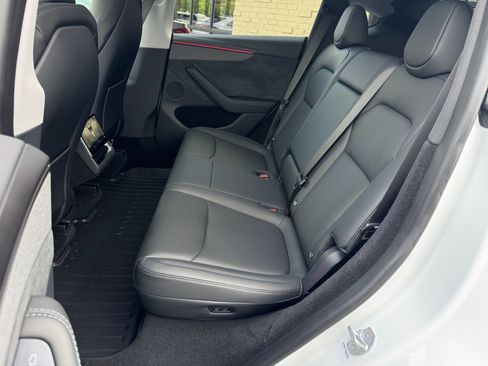 Used 2026 Tesla Model Y 2WD image 22