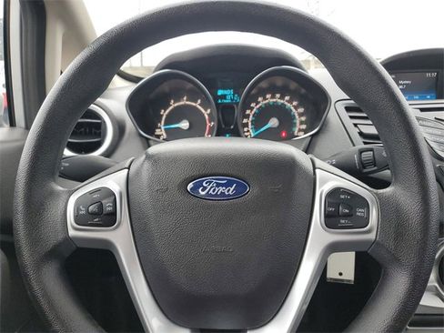 Used 2018 Ford Fiesta SE image 11