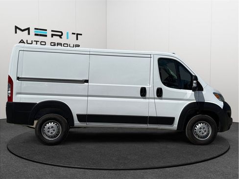 Used 2024 RAM ProMaster 2500 w/ Convenience Group FWD image 10