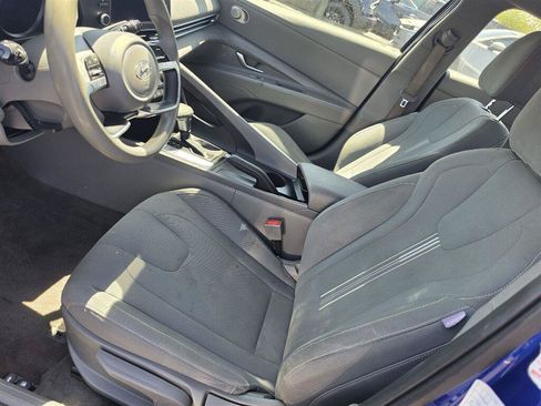 Used 2021 Hyundai Elantra SEL FWD image 10