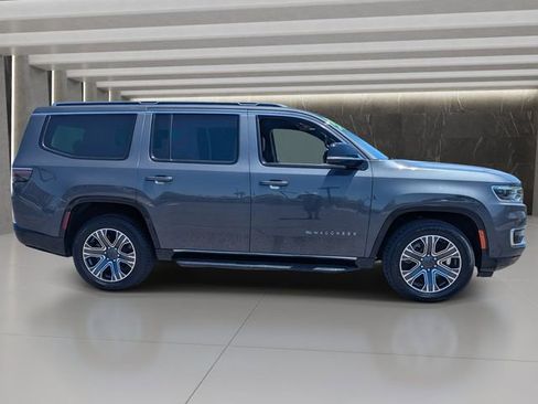 Used 2024 Jeep Wagoneer Series II w/ Flexible Seating Group AWD/4WD image 7
