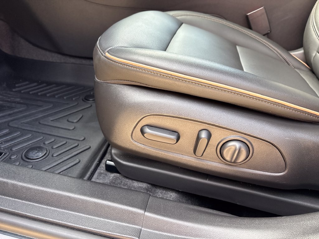 Used 2025 Buick Envista Sport Touring FWD image 43