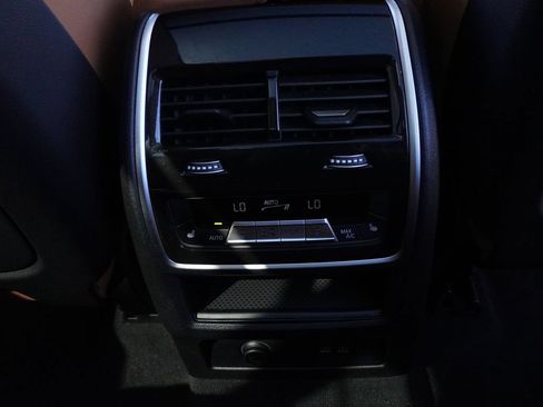 Used 2024 BMW X7 xDrive40i w/ Premium Package AWD/4WD image 63