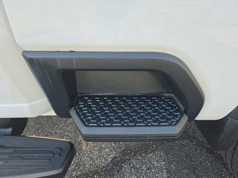 Used 2024 Chevrolet Silverado 2500 LT image 13