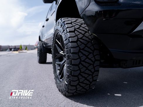 Used 2024 Chevrolet Colorado Z71 image 10