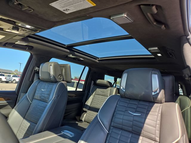 Used 2024 Cadillac Escalade ESV Premium Luxury Platinum AWD/4WD image 30