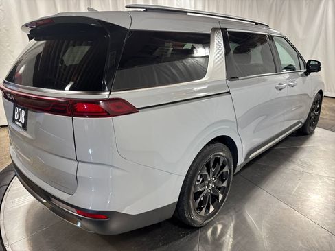 Certified 2024 Kia Carnival SX Prestige image 9