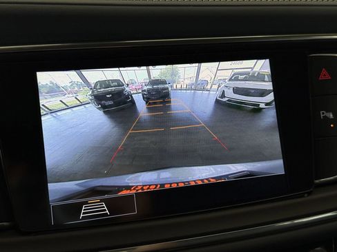 Used 2021 Buick Enclave Essence w/ LPO, Touring Package image 70