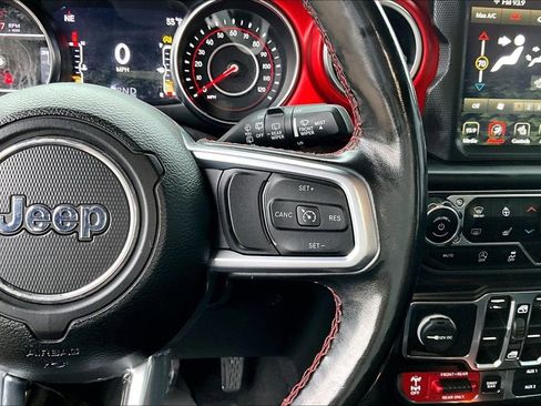 Used 2020 Jeep Wrangler Unlimited Rubicon w/ Dual Top Group AWD/4WD image 16