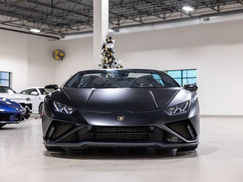 Used 2020 Lamborghini Huracan EVO image 2