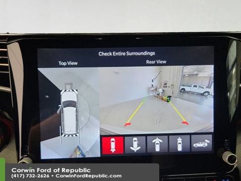 Used 2024 Jeep Grand Wagoneer Series III w/ Rear Seat Video Group 1 AWD/4WD image 18