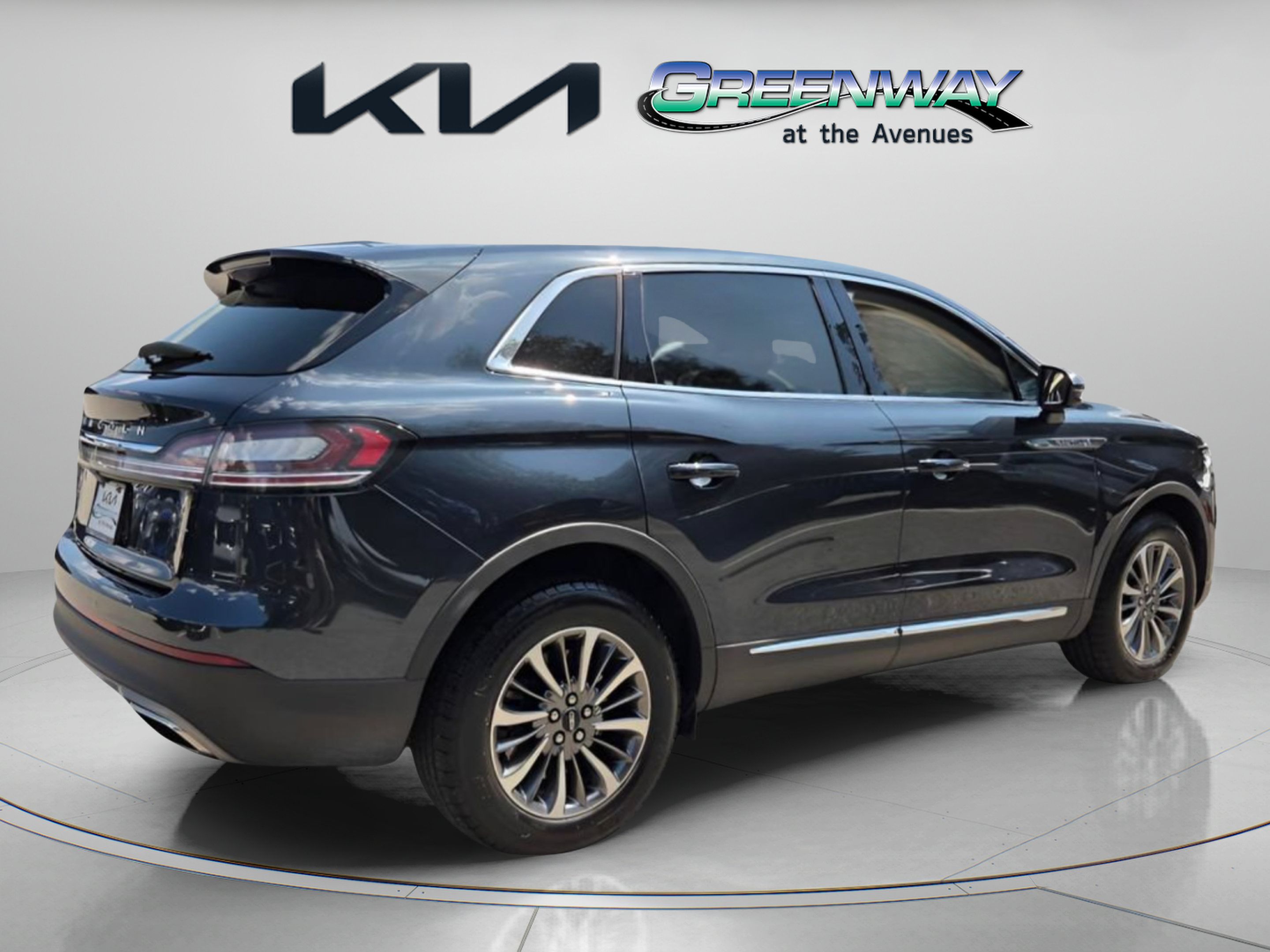 Used 2023 Lincoln Nautilus AWD w/ Premium Package image 7