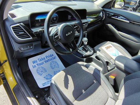 Certified 2024 Kia Seltos S AWD/4WD image 11