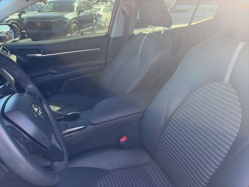 Used 2023 Toyota Camry SE image 12