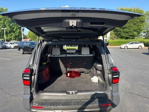 Used 2025 Toyota 4Runner SR5 AWD/4WD image 8