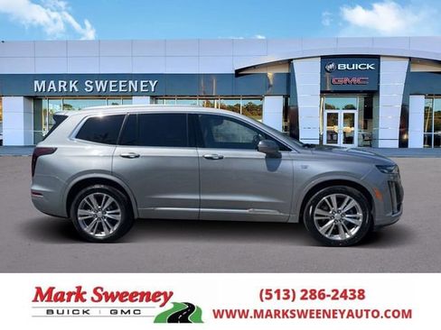 Used 2024 Cadillac XT6 Premium Luxury image 5