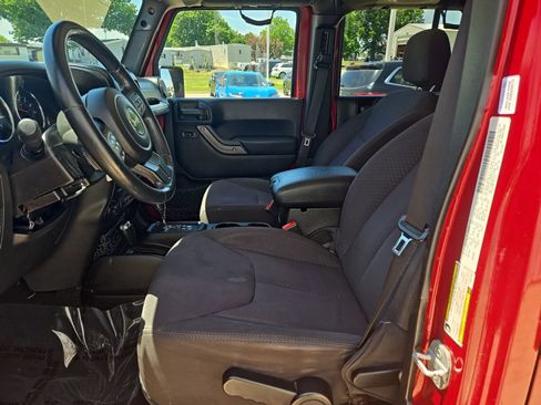 Used 2013 Jeep Wrangler Unlimited Sport AWD/4WD image 10