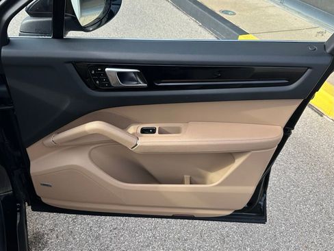 Used 2019 Porsche Cayenne image 33