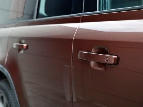 New 2025 Land Rover Defender 130 S image 17