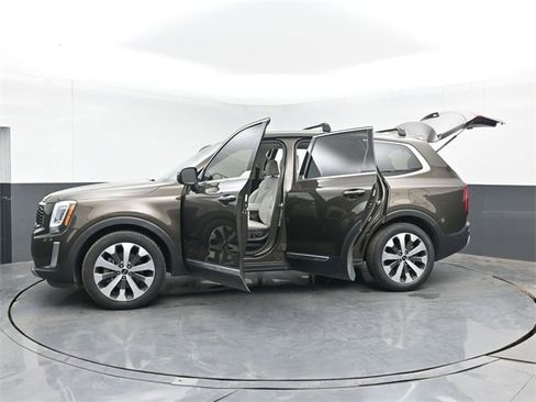 Used 2020 Kia Telluride S w/ S 8 Passenger Seating Package image 52