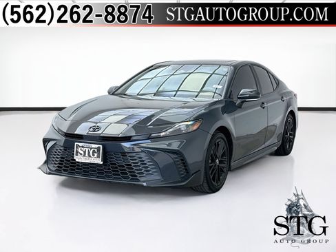 Used 2025 Toyota Camry SE w/ Multimedia Upgrade Package FWD image 1