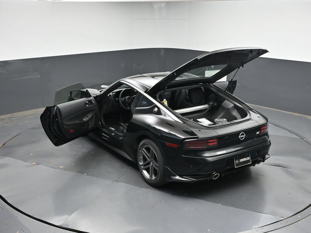 Used 2027 Nissan Z Sport RWD image 38
