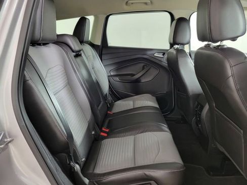 Used 2017 Ford Escape SE w/ Equipment Group 201A image 17