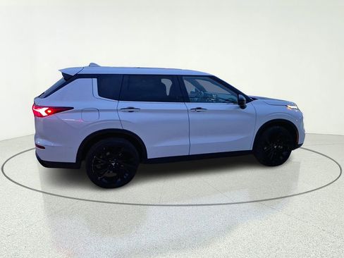 Used 2022 Mitsubishi Outlander SE FWD image 7