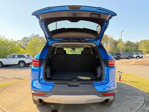 Used 2025 Chevrolet Blazer LT FWD image 30