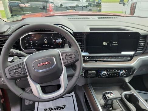 New 2026 GMC Sierra 1500 SLT image 7