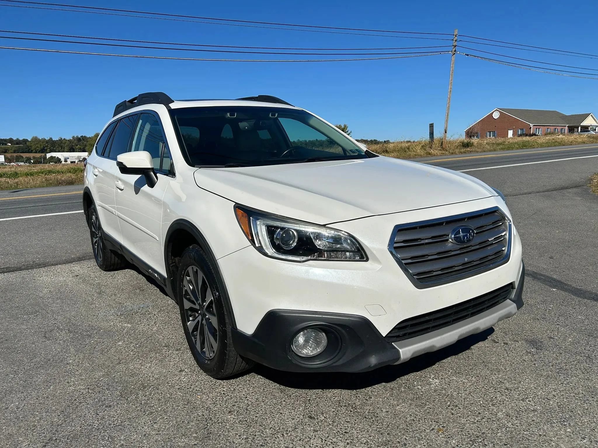 Used 2017 Subaru Outback 2.5i Limited AWD/4WD image 3