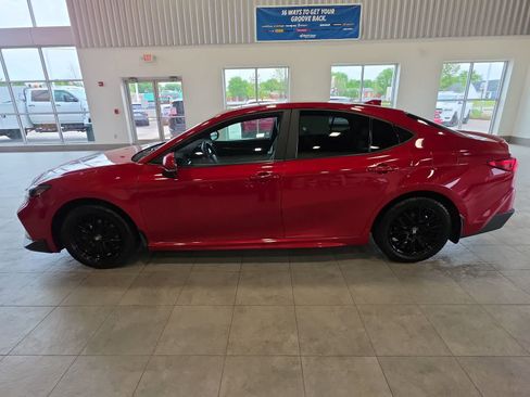 Used 2025 Toyota Camry XSE AWD/4WD image 12