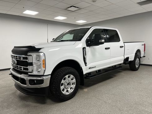 Used 2023 Ford F350 XLT w/ FX4 Off-Road Package image 6