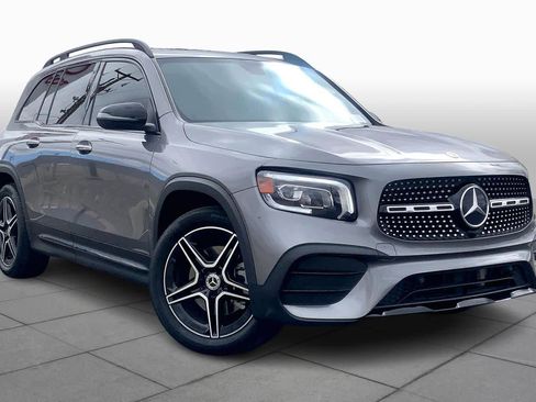 Used 2023 Mercedes-Benz GLB 250 4MATIC image 3