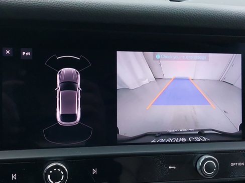 Used 2022 Porsche Macan image 26