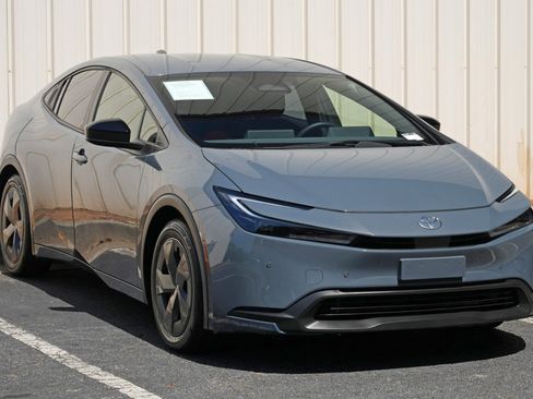 Used 2024 Toyota Prius LE FWD image 50