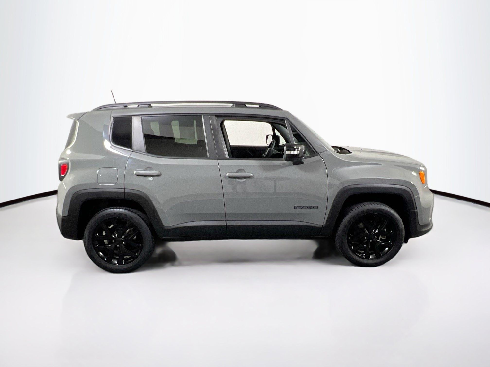 Used 2022 Jeep Renegade Altitude AWD/4WD image 4