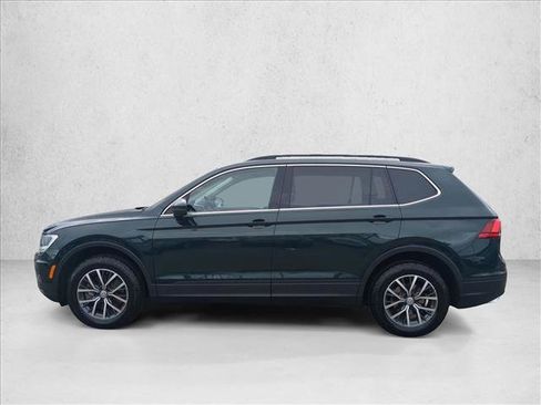 Used 2019 Volkswagen Tiguan SE w/ Panoramic Sunroof Package image 9