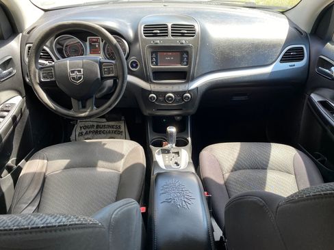 Used 2014 Dodge Journey SXT w/ Flexible Seating Group FWD image 4