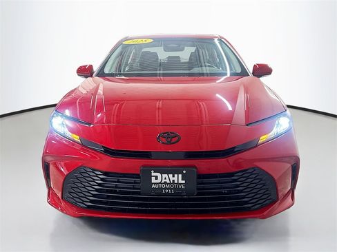 Used 2025 Toyota Camry LE image 6