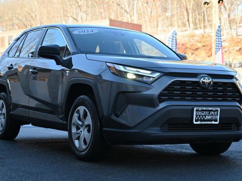 Used 2024 Toyota RAV4 LE image 7