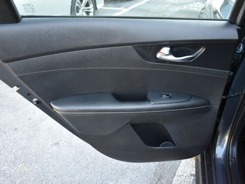 Used 2020 Kia Forte GT-Line FWD image 31